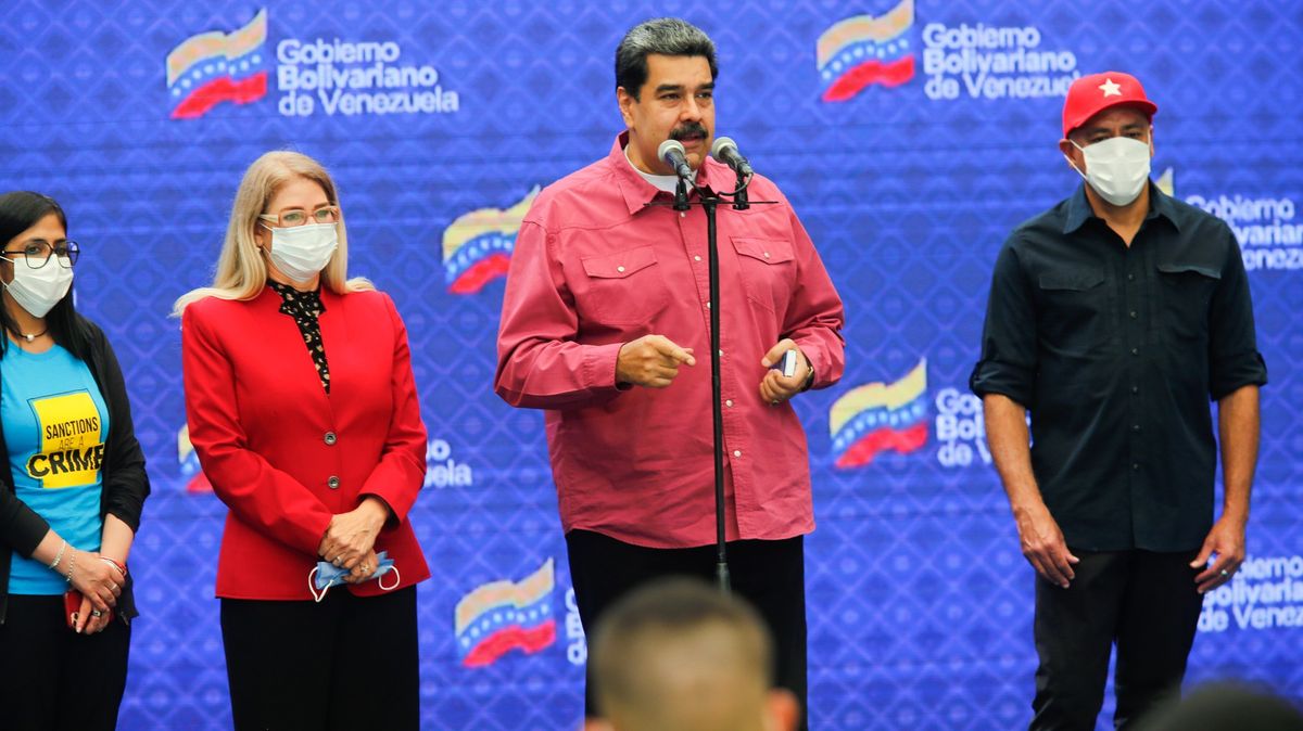 Chaos pokračuje. Maduro se prohlásil za vítěze, opozice mluví o podvodu